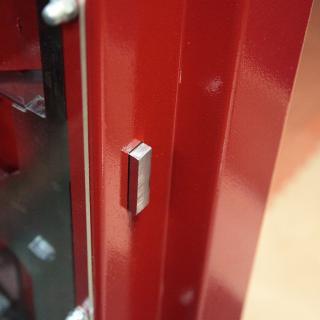 Сейф Parma EL 225 KYC3 Red имеет тип замка: Ключевой и Механический Комбинационный