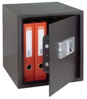 Сейф Onix FP-38N за 76370 рублей