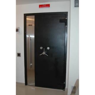 Дверь для банковского хранилища Griffon 2 класса имеет тип замка: Два ключевых