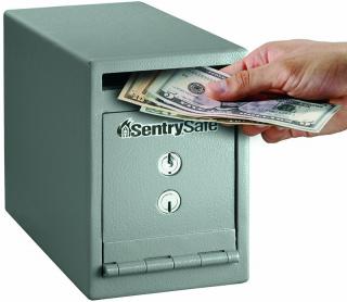 Сейф Sentry UC-025K с типом замка:  Два ключевых